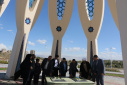 گزارش تصویری از زیارت مزار شهدای گمنام و بازدید از نمایشگاه هفته دفاع مقدس توسط همکاران و اساتید دانشگاه جامع علمی کاربردی استان اردبیل
