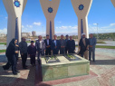 گزارش تصویری از زیارت مزار شهدای گمنام و بازدید از نمایشگاه هفته دفاع مقدس توسط همکاران و اساتید دانشگاه جامع علمی کاربردی استان اردبیل