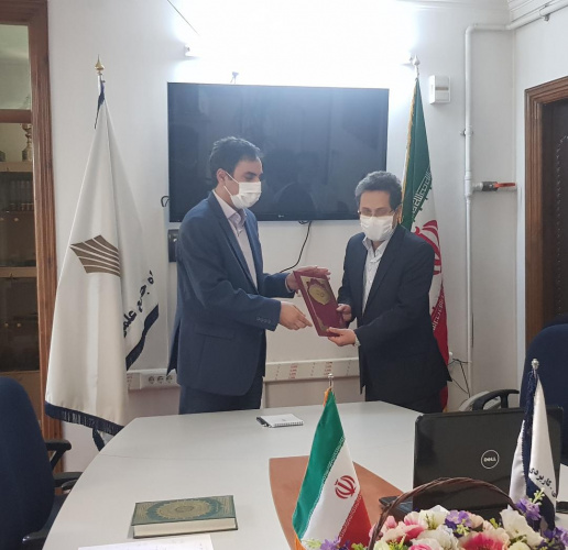 رئیس مرکز آموزش علمی کاربردی ذوب آهن اردبیل توسط ریاست عالی دانشگاه تجلیل شد.