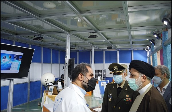 رئیس جمهور از آخرین دستاوردهای صنعت فضایی کشور بازدید کرد