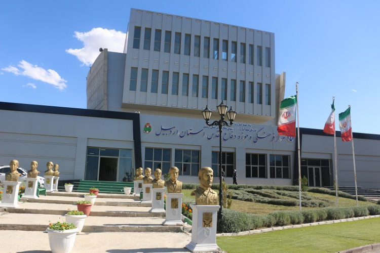 گزارش تصویری از زیارت مزار شهدای گمنام و بازدید از نمایشگاه هفته دفاع مقدس توسط همکاران و اساتید دانشگاه جامع علمی کاربردی استان اردبیل