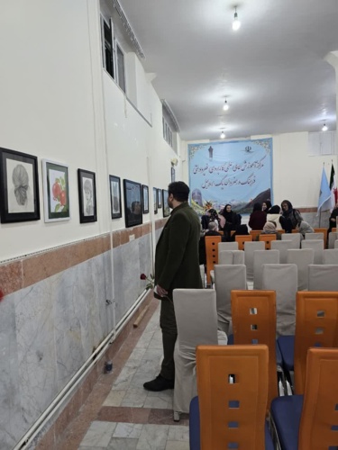 برگزاری نمایشگاه آثار هنری "زمردی" در مرکز آموزش علمی کاربردی فرهنگی و هنر واحد 1 اردبیل